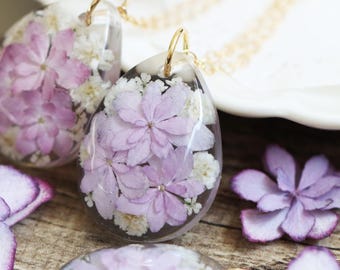 Hortensia geperste bloem ketting, hortensia ketting, bloemensieraden, harssieraden, gedroogde bloem, echte bloem, roze bloem, druppel