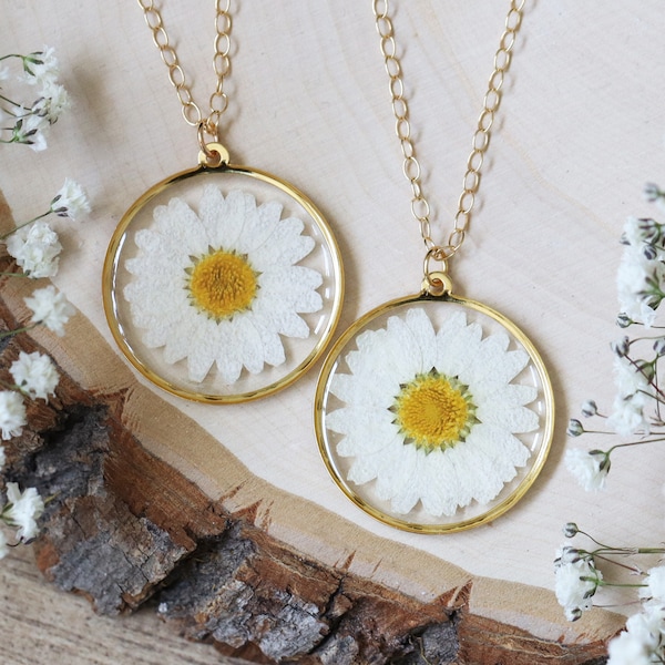 Daisy Necklace - Etsy