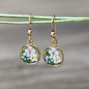 Tiny Pressed Flower Earrings, Queen Ann&#39;s Lace Earrings, Flower Earrings, Resin Earrings, GOLD filled, Dangle Earrings Resin