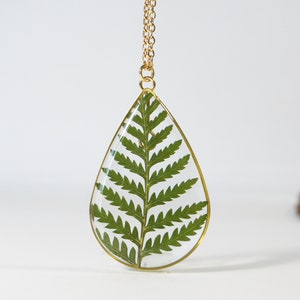 Pressed Leaf Necklace, Fern Necklace, Pressed Fern Jewelry, Fern in Resin, Terrarium Necklace, Botanical Jewelry, Resin Jewelry, Pendant