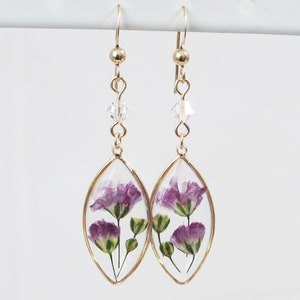 Pressed Flower Earrings, Baby&#39;s Breath Earrings, Resin Daisy Earrings, Natural Jewelry, GOLD Filled, Pressed Flower, Flower in Resin