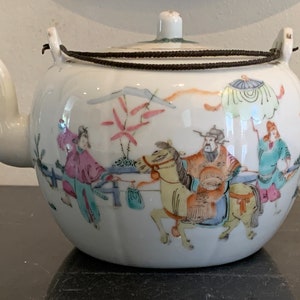 Superb Antique Chinese Porcelain Teapot