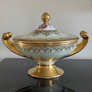 Hutschenreuther Selb Bavaria Porcelain Gold Encrusted Covered Cream Soup Bowl