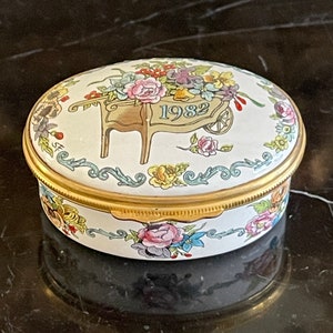 Halcyon Days Enamel A Year to Remember 1982 Trinket Box