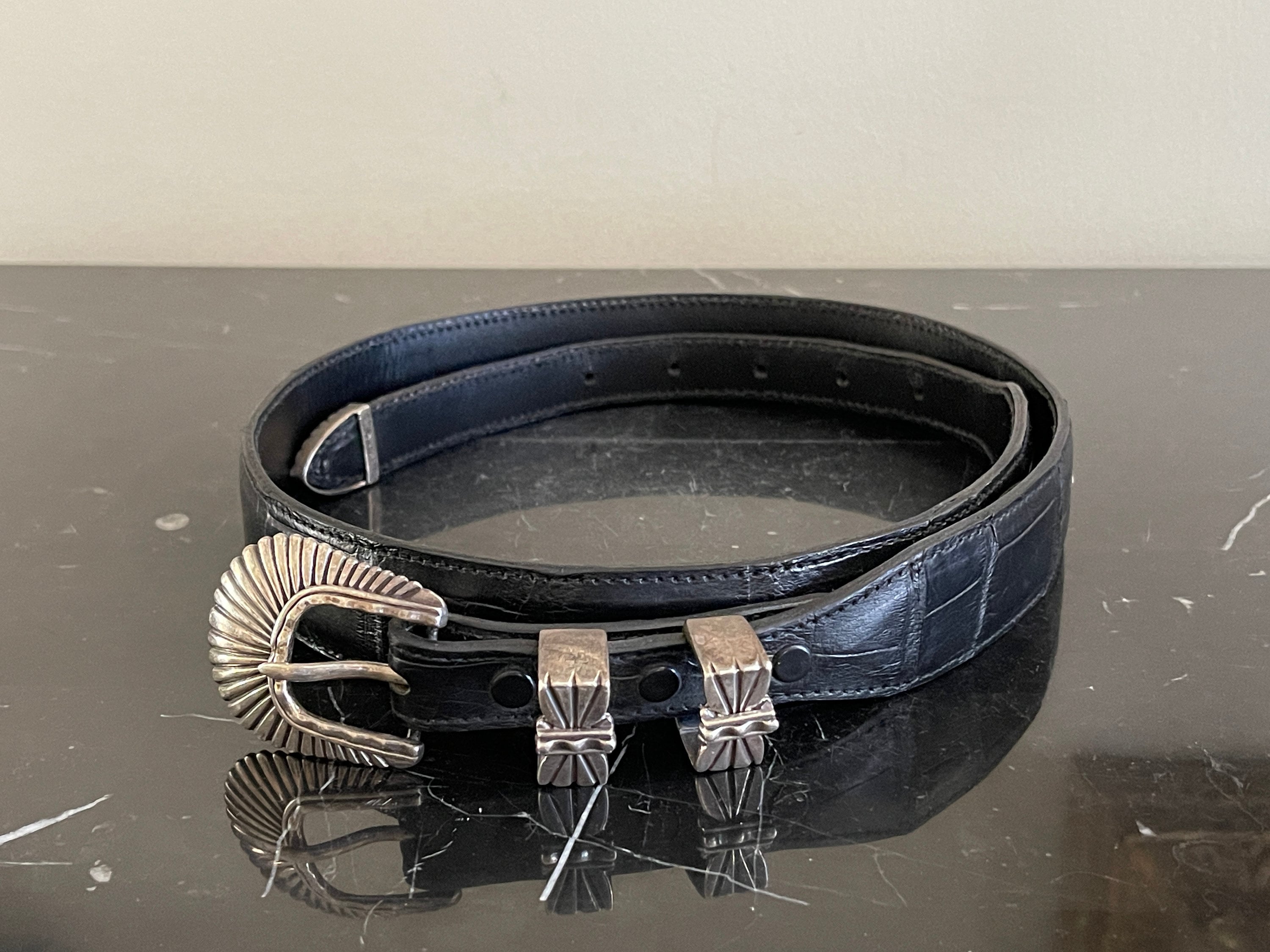 Fossil Italian leather belt croc black vintage S Vintage Fossil Black Leather Belt – Holy Thrift main image 4