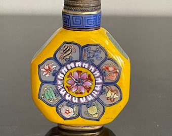 驚くほど希少な中国製北京ガラスのアンティーク嗅ぎタバコ瓶。状態は