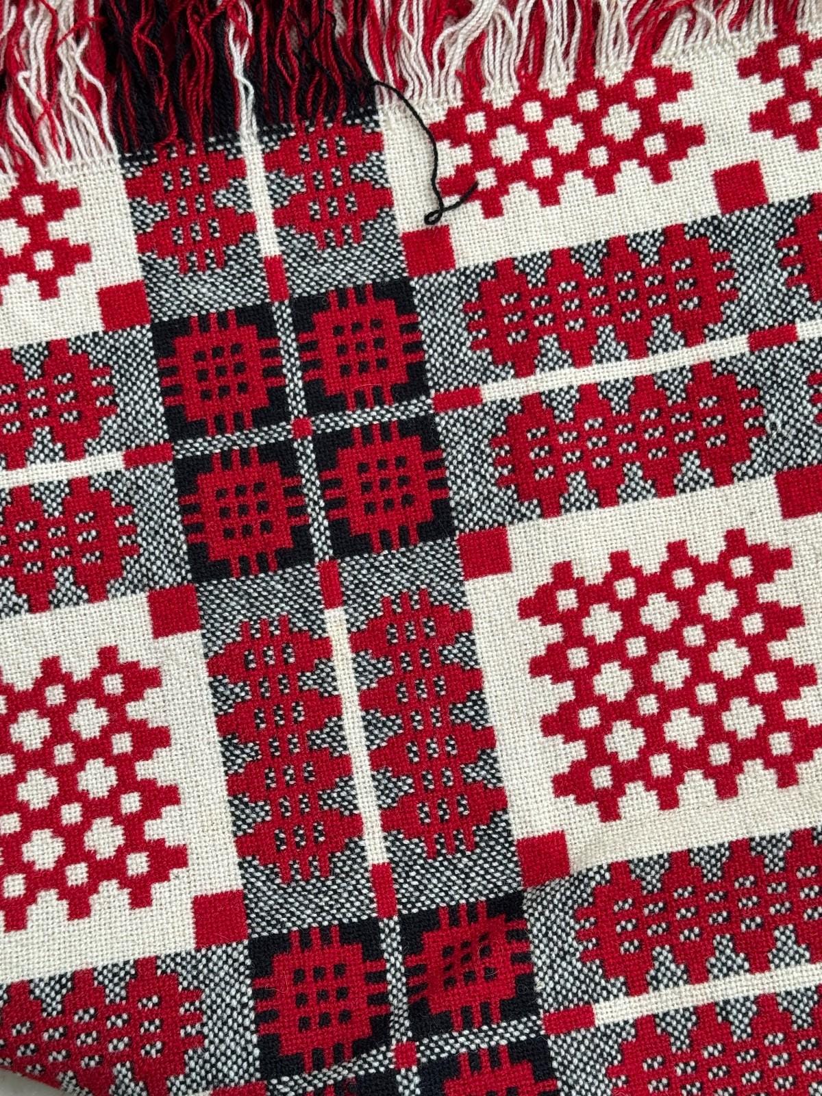 Traditional Large Woven Welsh Tapestry Blanket 91 3/8