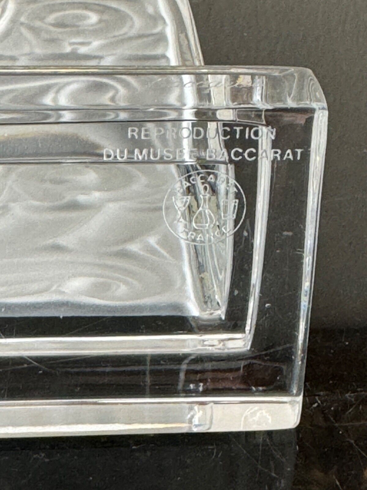 バカラ クリスタル 6.5 インチ バスケット オブ アバンダンス クロック