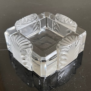 LALIQUE ラリック　ガオ　小物入れ　灰皿　※引越しの為間も無く出品終了 LALIQUE ラリック ガオ 小物入れ 灰皿 ※引越しの為間も無く出品