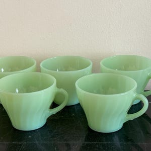 Vintage Anchor Hocking Fire King Jadeite Set of 5 Swirl Cups