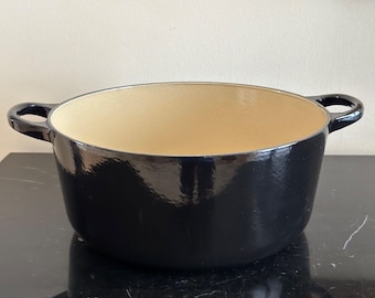 Le Creuset #26 Gusseisen emaillierter 5.5 qt Schwarzer Schmortopf ohne Deckel