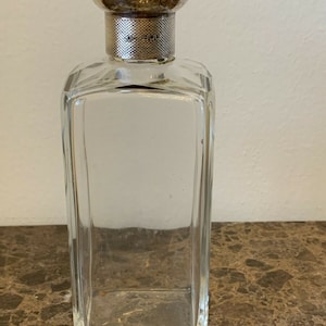 WatLouis Willmott London 1906 Hallmark Sterling Silver Cap Glass Perfume Bottle