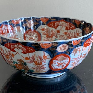 Antique Japanese Scalloped Rim Imari Bowl