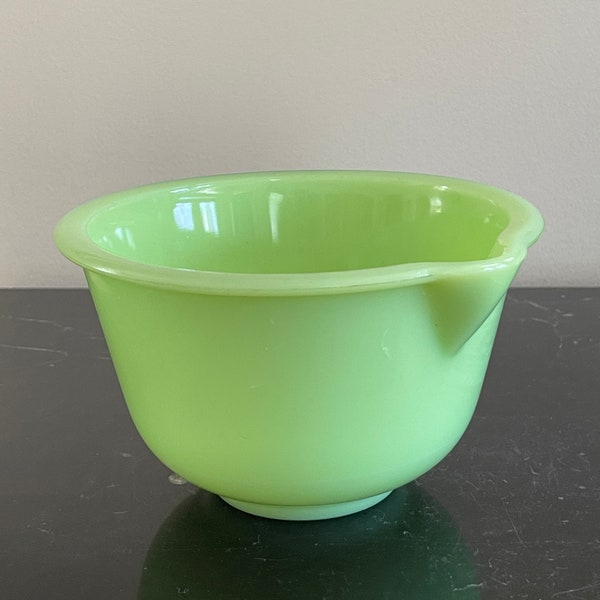 Vintage Glow Jadeite Glass 6.5" Mixing Bowl with Poring Spout