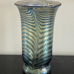 Correia Pulled Feather Iridescent Vase Signed & Numbered VLBKPCL 2.82.7