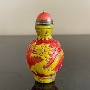 Vintage Chinese Red Peking Glass Snuff Bottle w Yellow Carved Dragon Decoration
