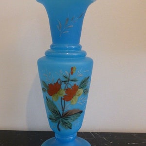 Francés azul opalina vidrio pintado a mano florero 12.5" alto