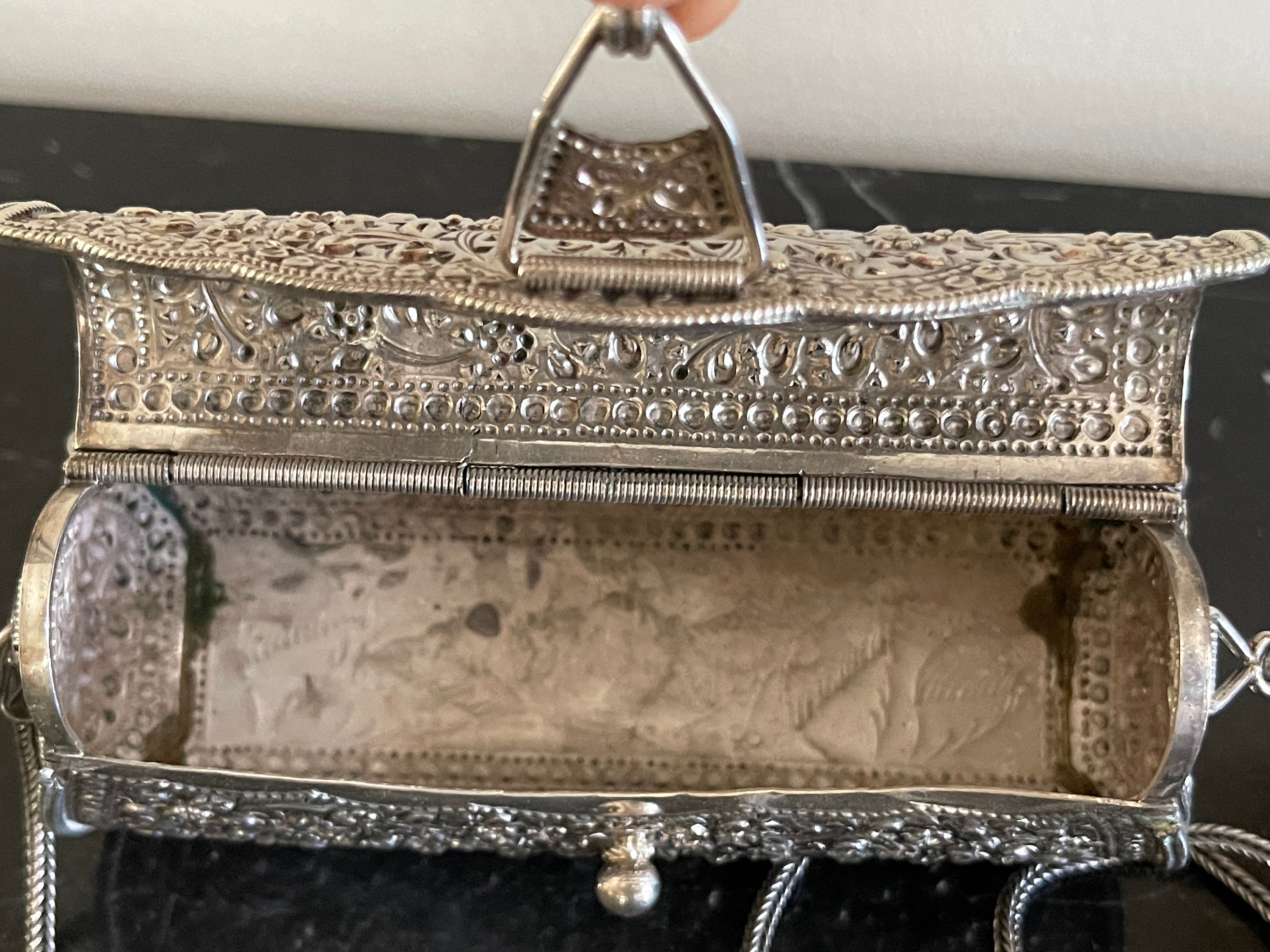 Designer Pure Oxidized Silver Hand Bag With Handle For Ladies at Rs  120/gram in Jaipur