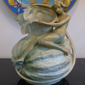 Antique  Ernst Wahliss Art Nouveau Amphora Nymph Vase 1897-1906