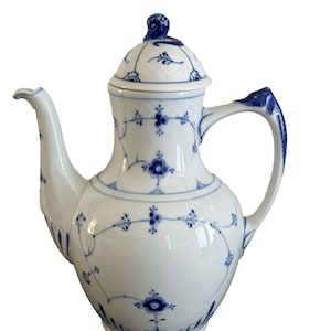 Vintage Bing and Grondahl (B&G) 5-Cup Danish Porcelain Model 91 A Coffee Pot