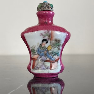 Vintage Chinese Red Porcelain Hand Painted Snuff Bottle