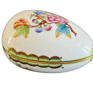 Herend Porcelain Queen Victoria Pattern Porcelain Egg Shape Box