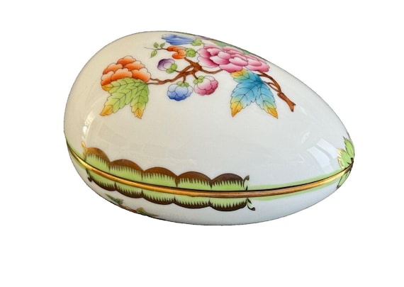 Herend Porcelain Queen Victoria Pattern Porcelain Egg Shape Box