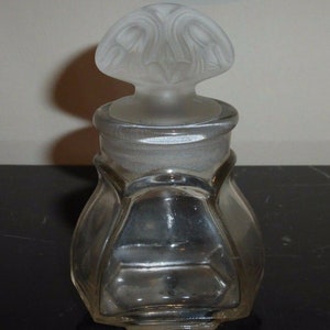Rare Antique 1915 Pharmacy Apothecary Medicine Jar with Glass Stopper
