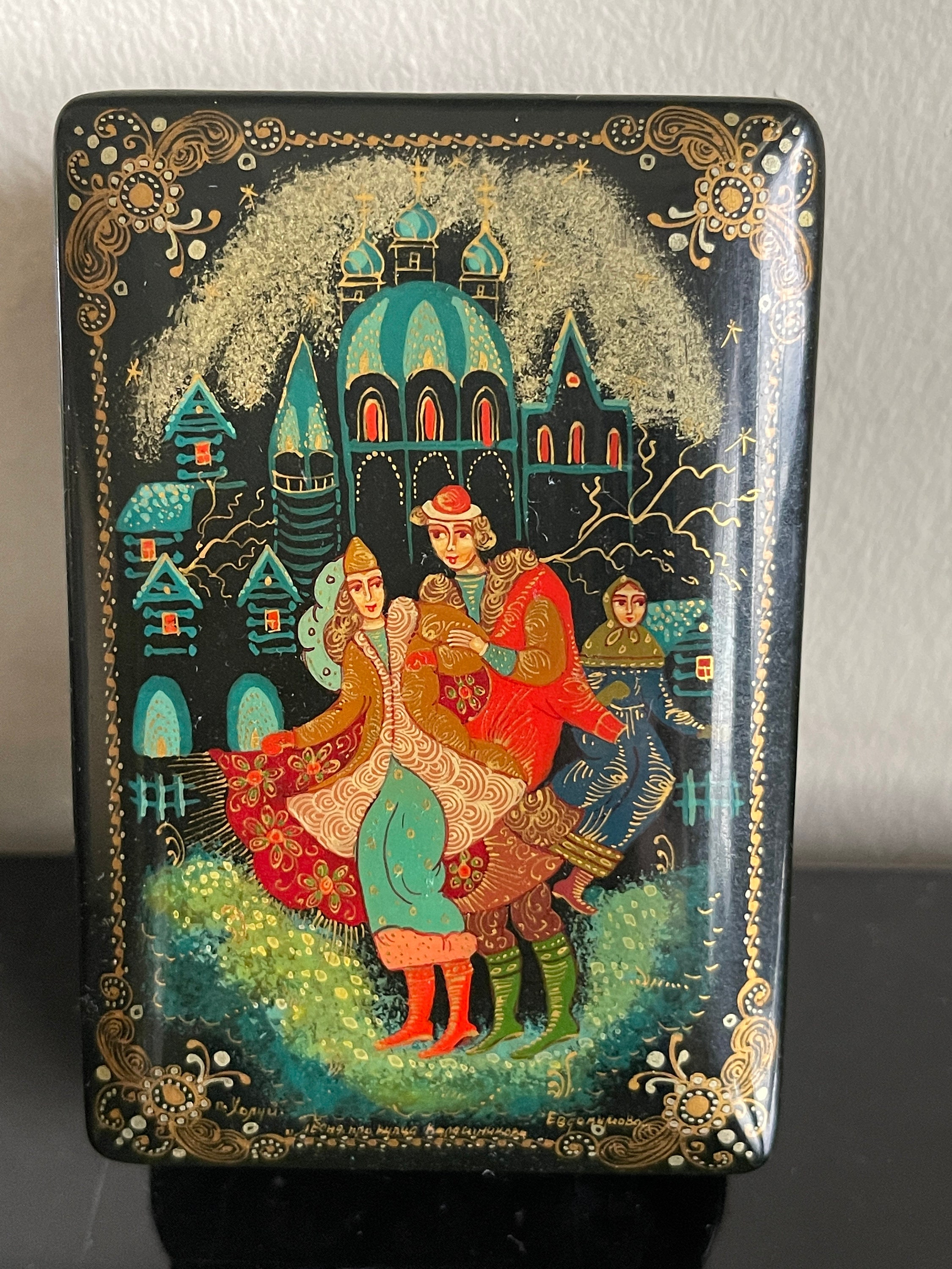 Russian Hand Painted and Signed Adorable Rectangular Lacquer Box