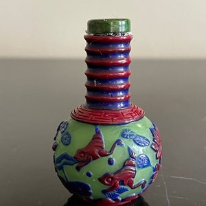 Vintage Multicolor Chinese Overlay Peking Glass Snuff Bottle