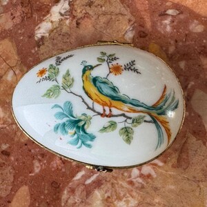 Artístico F.M. Caja de baratijas pintada a mano de Limoges Francia