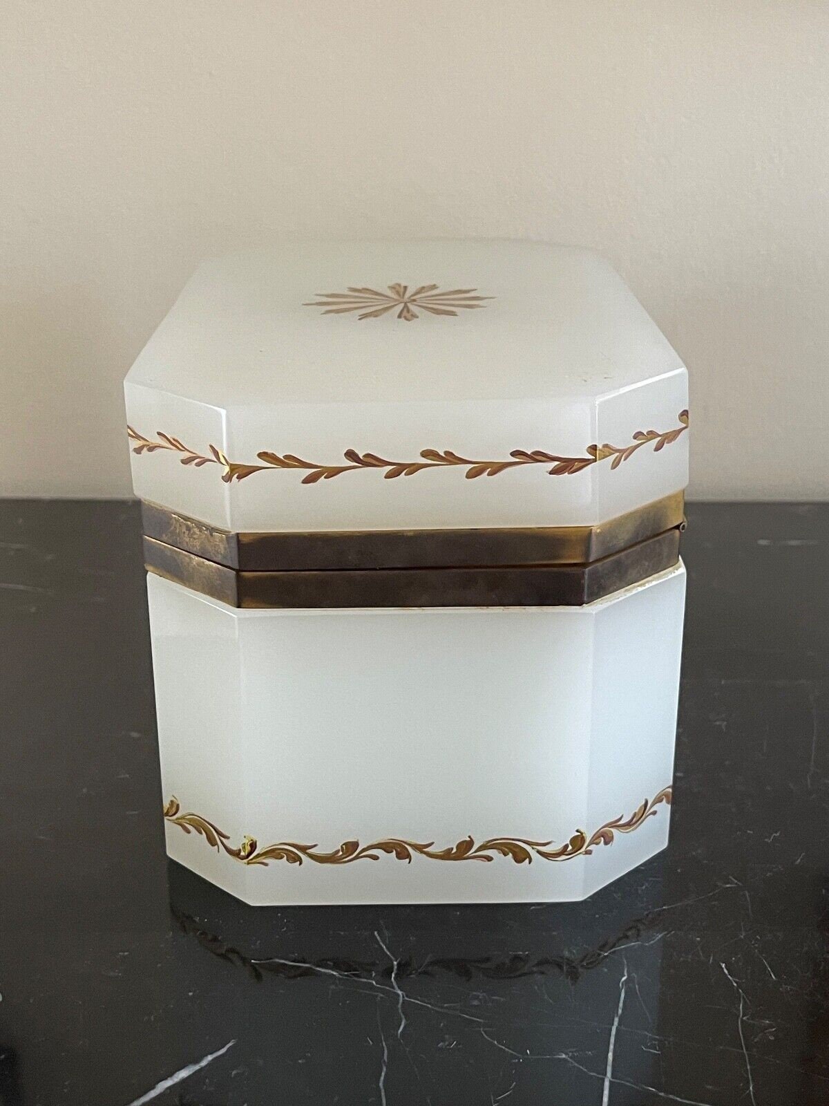 ⚫︎フランスアンティーク⚫︎美しいオルモル調装飾 厚ガラスの