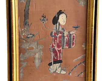 Panel bordado de seda chino antiguo, cosido a mano. Enmarcado y listo para exhibir.