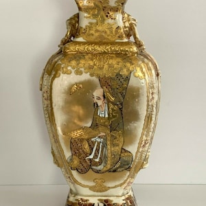 Antique Japanese Satsuma Meiji Pottery Heavy Gold Decoration Square Vase