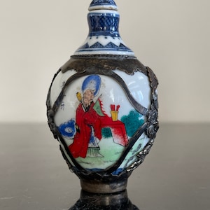 Chinese Glazed Porcelain with metal Dragons and Bats Decoration Snuff Bottle
