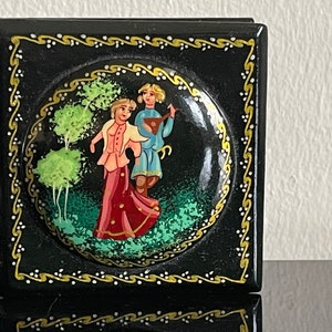 Russian Hand Painted Signed Medallion Lacquer Box