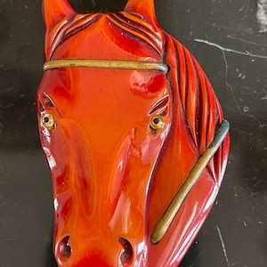 Impressive Vintage 3 1/4" Bakelite Horse Head with Glass Eyes Pin Brooch *