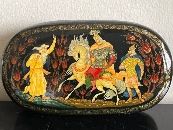 Fabulous Russian Hand Painted and Signed Lacquer … - image 2