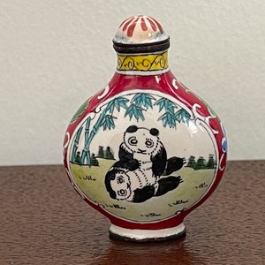 Superb Antique Chinese Metal Painted Enamel Multi-color Panda Bears Snuff Bottle