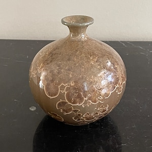 Signed Crystalline Brown Ground Studio Glazed 1981 Pottery Vase