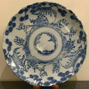 Impressive Antique Chinese Blue & White Figural Vases and Foliage Plate