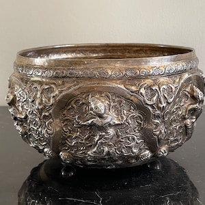 Vintage Large Thai Burmese Repousse Sterling Silver Offering Bowl 455 Grams *