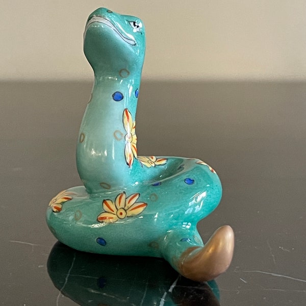 Vintage Chinese 2 3/4" Tall Snake Shaped Porcelain Snuff Bottle