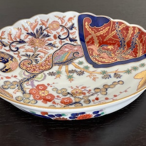 Gorgeous Colorful Floral and Birds Motif Japanese Imari Scalloped Dish