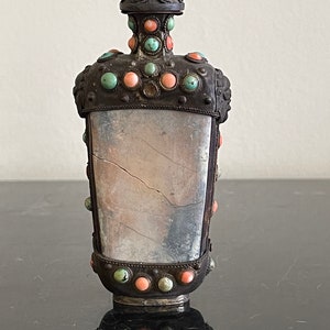 Vintage Chinese Metal Handwork Multi Stones Decoration Snuff Bottle
