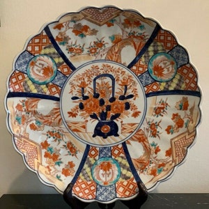 Fabulous Antique Japanese Scalloped Imari Plate 12 1/4"
