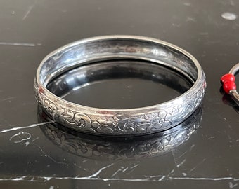 Bracciale rigido vittoriano in argento sterling sbalzato, antico, con iscrizione GBR - Italia