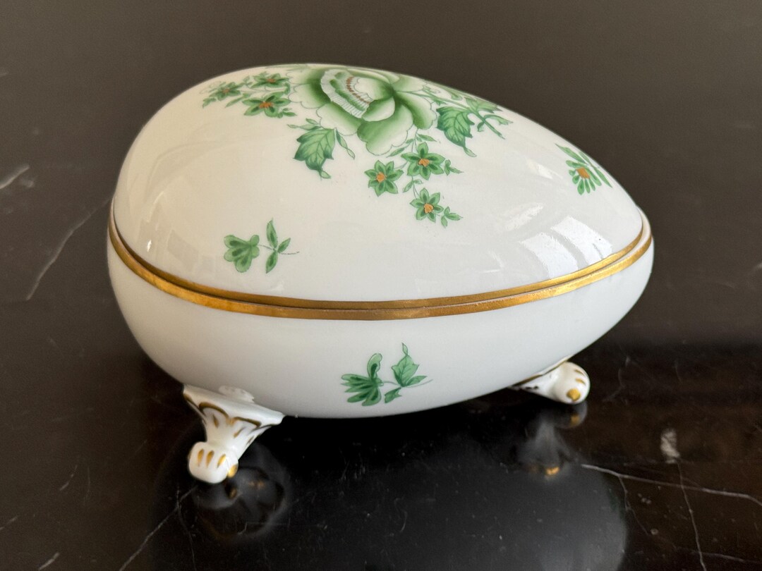 Early Herend Porcelain Footed Egg Trinket Box – Hungary 1915–1930