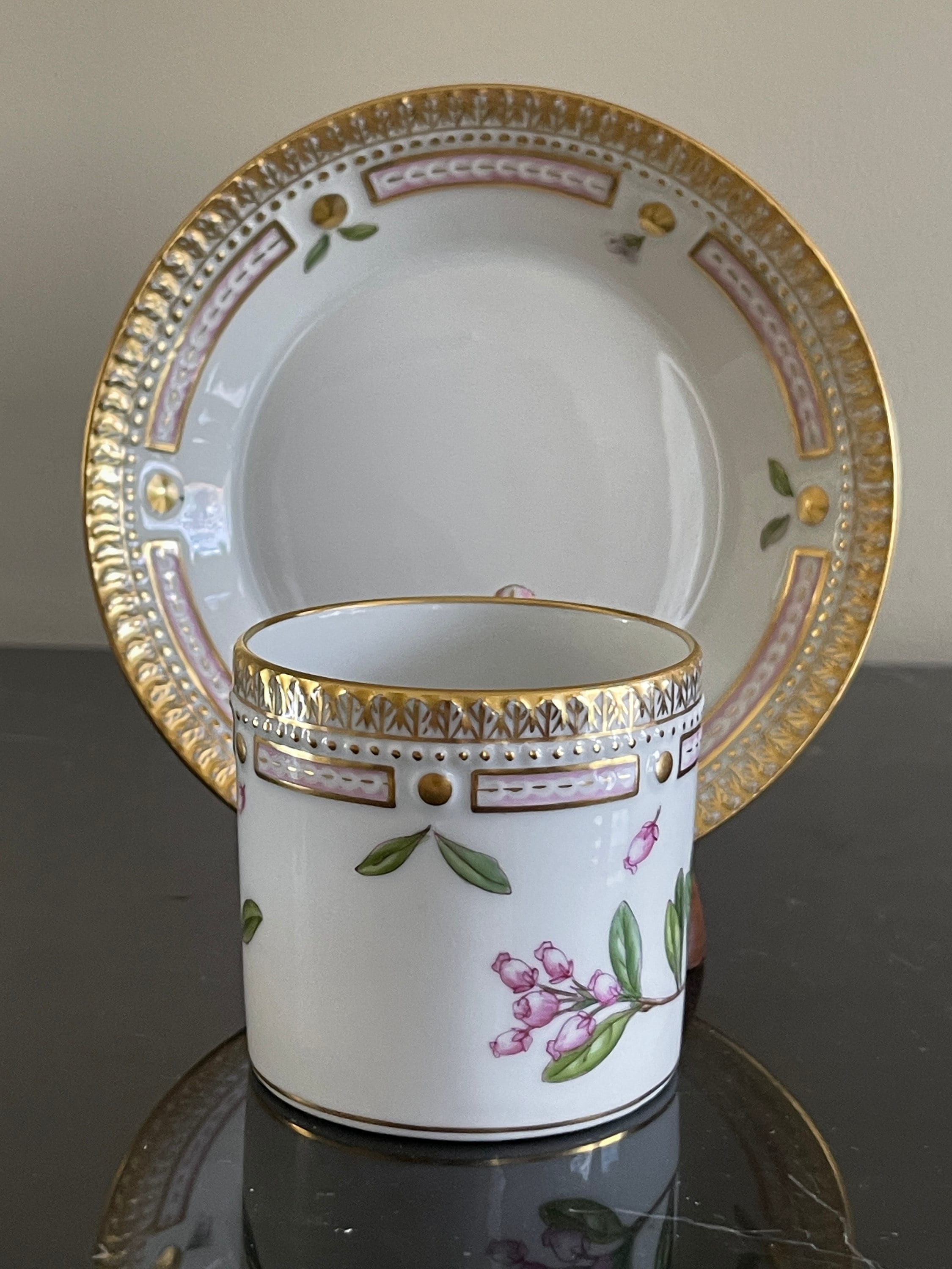 ロイヤルコペンハーゲン フローラダニカ 皿 22cm 最高級 ロイヤルコペンハーゲン ROYAL COPENHAGEN フローラダニカ 最高級