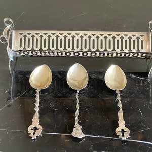Vintage Reed & Barton .925 Sterling Silver Sugar Cube Stand and 3 Sterling Spoons